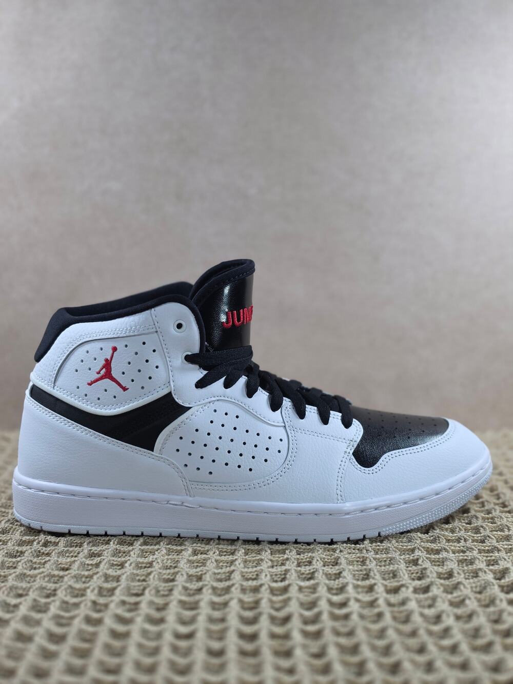 Air Jordan Jumpman AR3762‑101 – Men’s 11 – Premium Black/White/Red – BNWOB